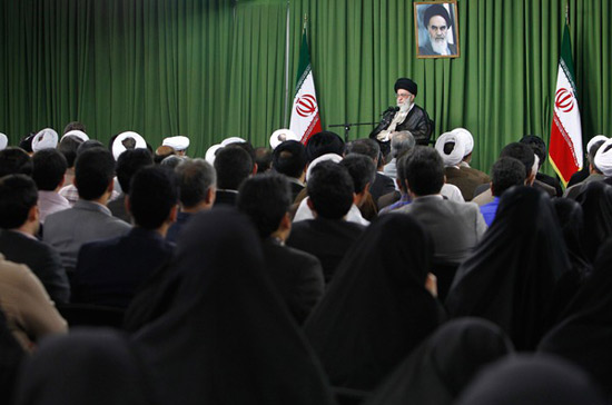 گزارش تصویری بازدید رهبر معظم انقلاب از مؤسسه دارالحدیث