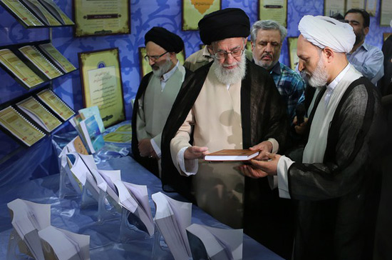 گزارش تصویری بازدید رهبر معظم انقلاب از مؤسسه دارالحدیث