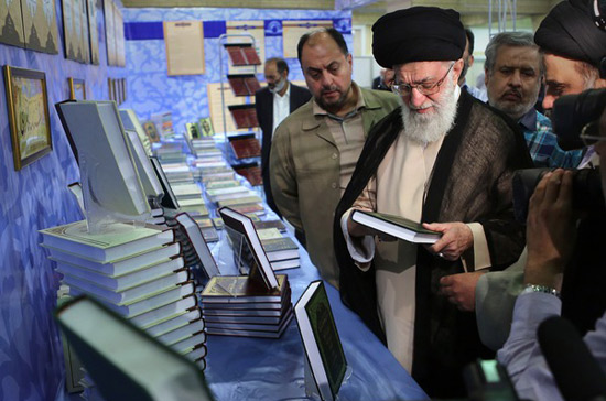 گزارش تصویری بازدید رهبر معظم انقلاب از مؤسسه دارالحدیث