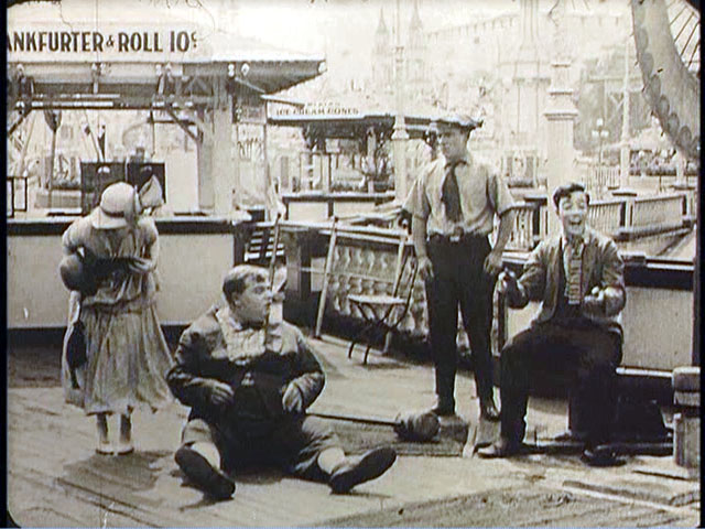 كونى آيلند (CONEY ISLAND) 