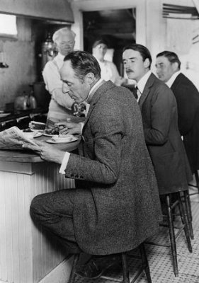 نجات يافته از آشيانه‏ى عقاب (RESCUED FROM EAGLE'S NEST)