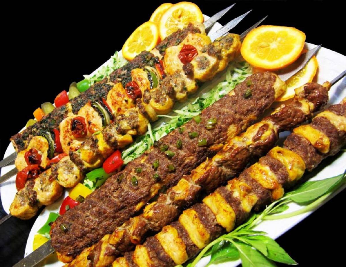 طرز تهیه سه نوع کباب با گوشت قرمز و گوشت مرغ