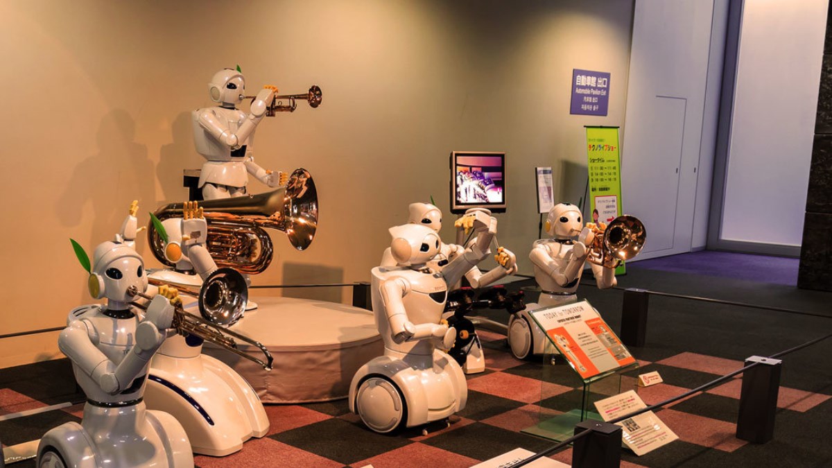 Роботы мечты и реальность. Робот компаньон. Роботы-помощники. Робототехника в быту. Робот слуга.