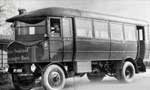 اختراع اتوبوس بخار توسط "گوردون برانز" مبتكر انگليسي (1831م)