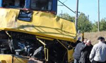 یک وانت با قطار راه آهن تصادف کرد 6 سرنشین آن کشته شدند(1349ش)