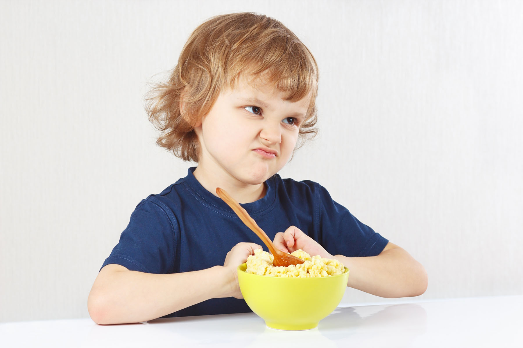 Не вкусно. Снижение аппетита у детей. Невкусная еда. Ребенок отказывается от еды. Невкусная еда для детей.
