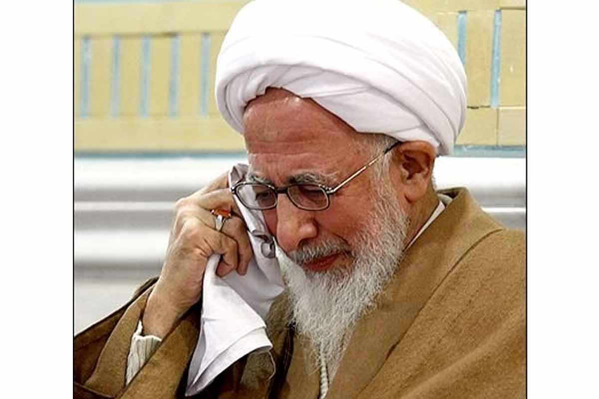 اشک های آیت الله جوادی آملی در شهادت حاج قاسم سلیمانی