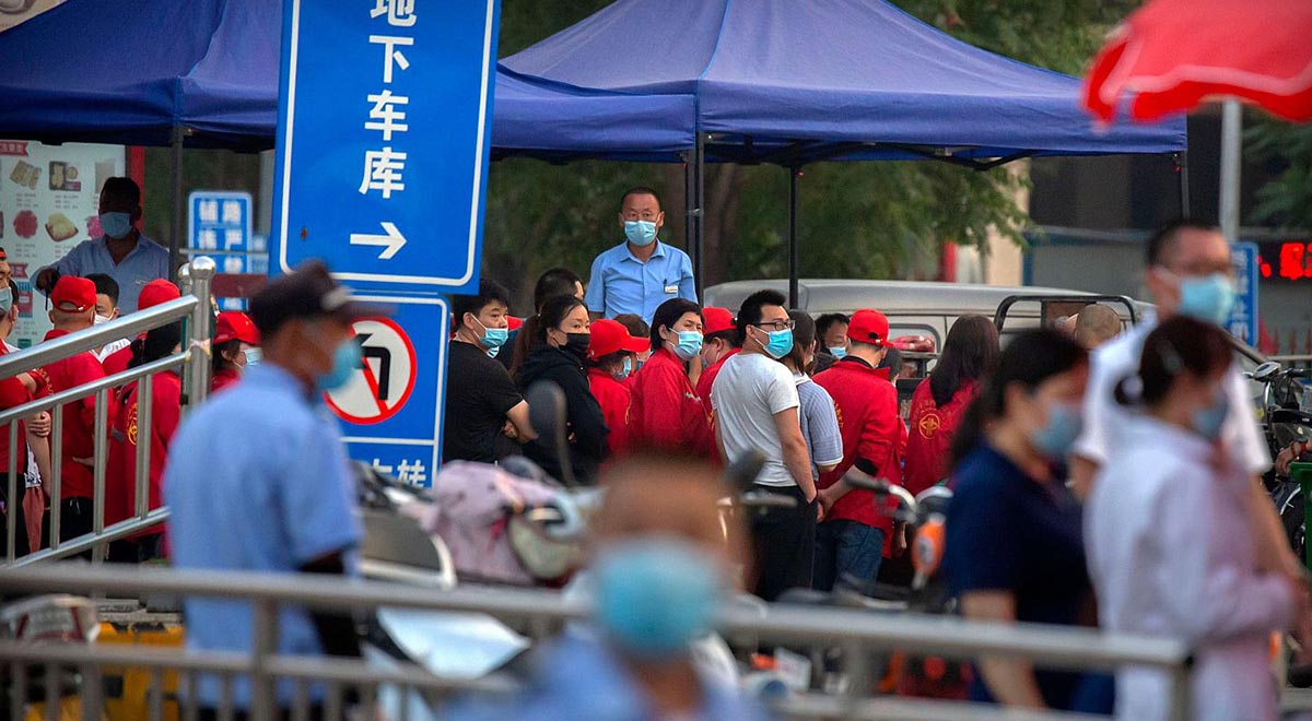هجوم مردم چین به بیمارستان ها برای تست کرونا