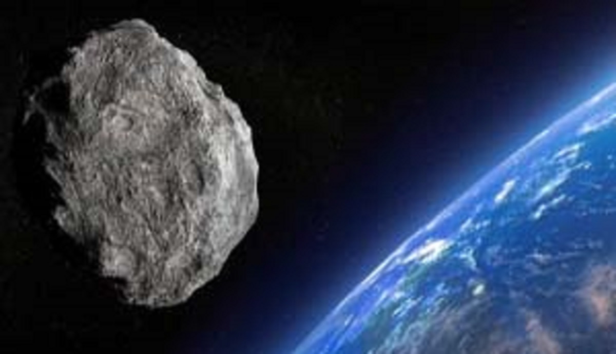 ستاره شناسان سیارکی ۴ متری را پیش از برخورد با اتمسفر زمین رصد کردند.