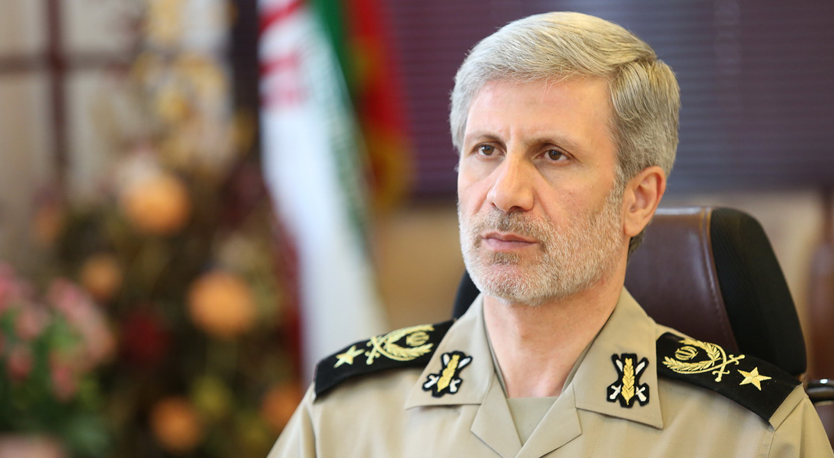 وزیر دفاع: پاسخ قاطع ایران به هرگونه مزاحمت آمریکا