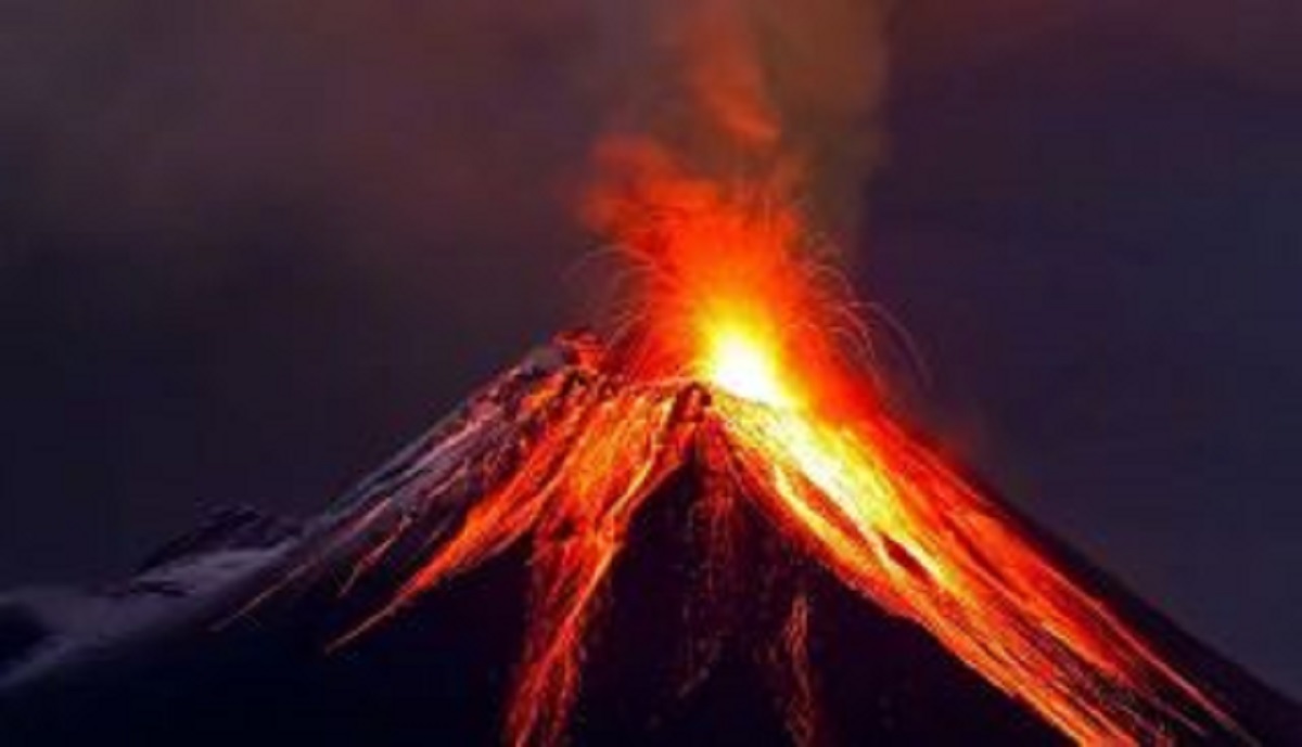 تصاویر زیبا از فوران کوه آتشفشان در مکزیک