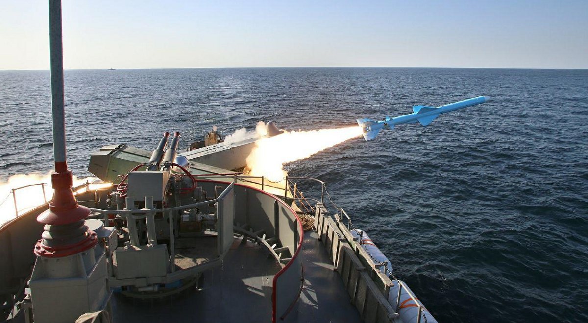 تیراندازی ناوهای ایران، روسیه و چین در دریای عمان