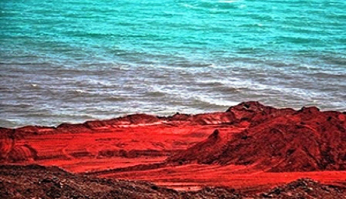 جزیره اسرارآمیزی در ایران که خاکش خوردنی است!