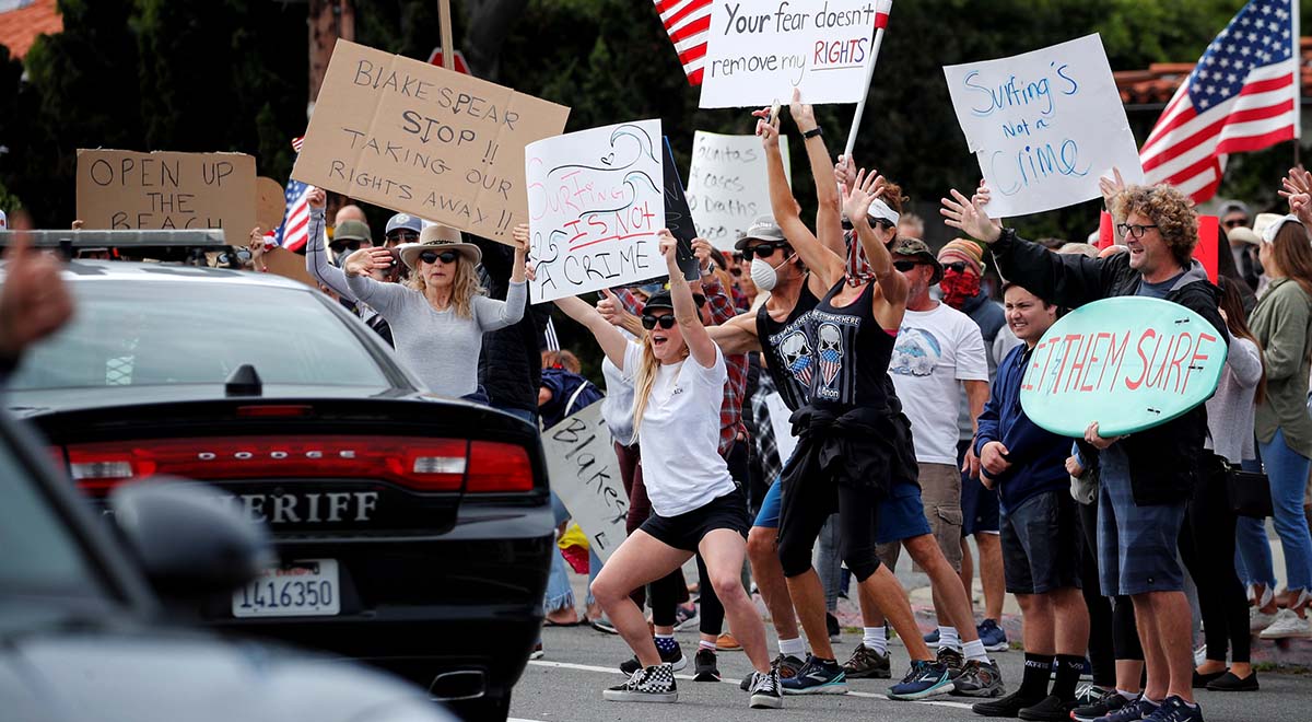 تصاویری از حملات طرفداران ترامپ با خودرو به معترضان در آمریکا