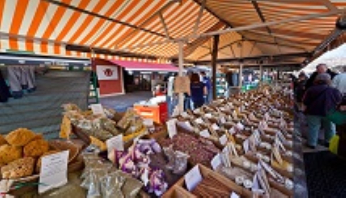 رونق عجیب بازارچه‌های دست‌دوم فروشی در فرانسه