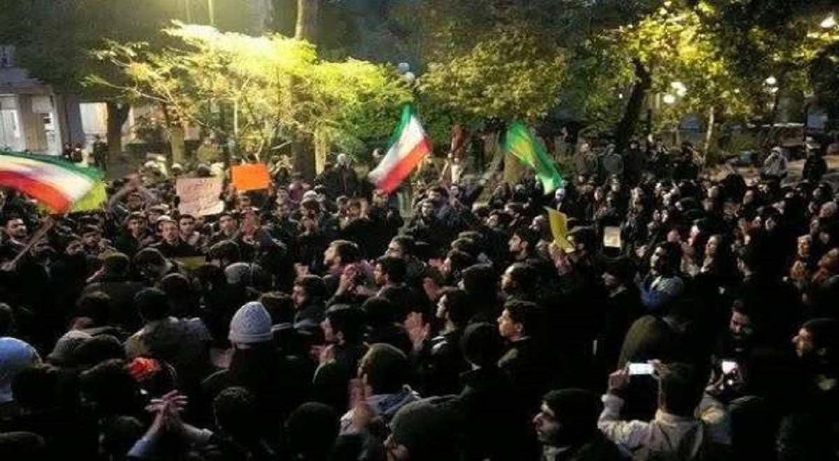 تجمع اعتراضی دانشگاهیان امیرکبیر
