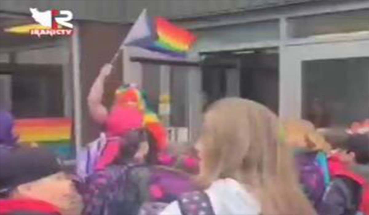 تبلیغ همجنس‌بازی در مدارس ابتدایی غرب!