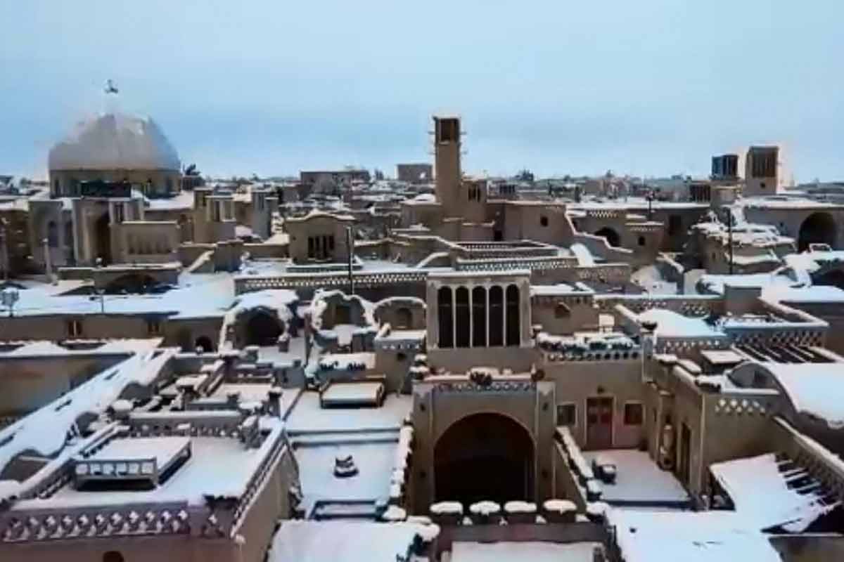برف در شهر تاریخی عقدا یزد
