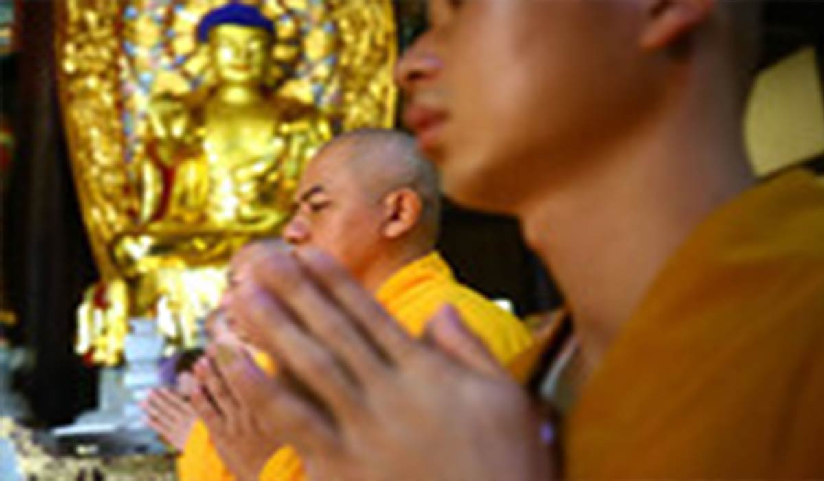 رفتار عجیب بودایی‌ها برای خوش‌شانسی در تبت چین