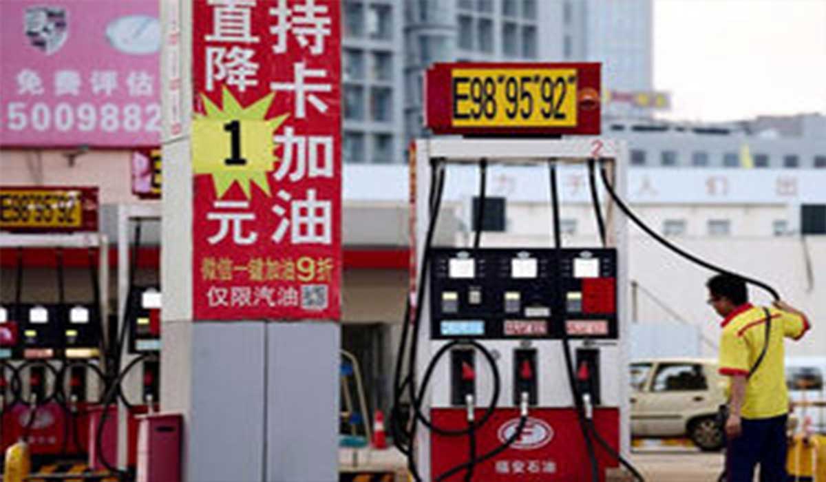 ربات بنزین‌ زن چینی