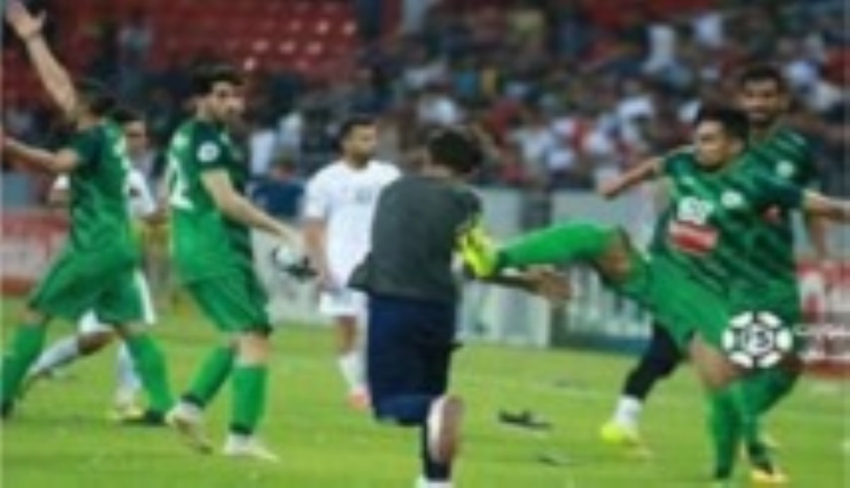 حمله تماشاگران عراقی به بازیکنان ذوب آهن