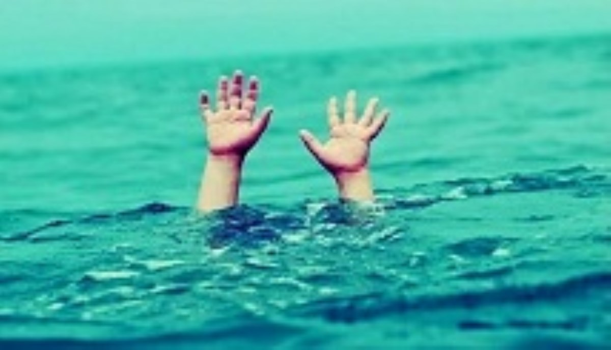 نجات دختربچه غرق شده از داخل دریاچه