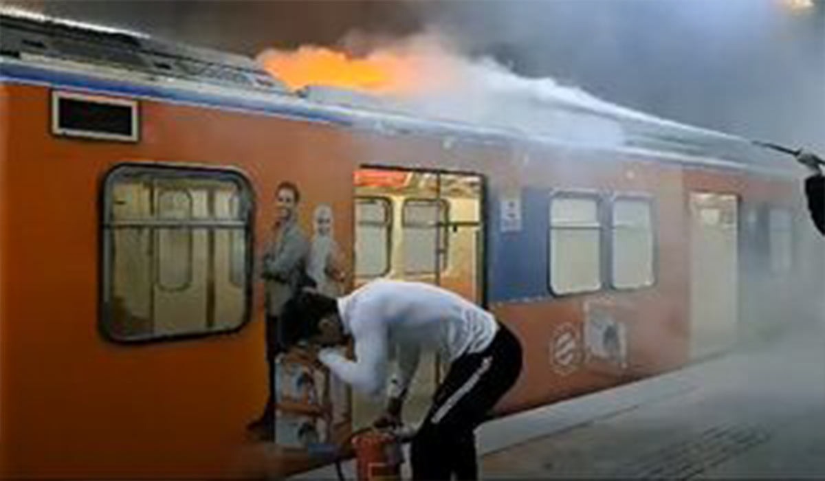 تصاویری از آتش سوزی دیروز در مترو تهران