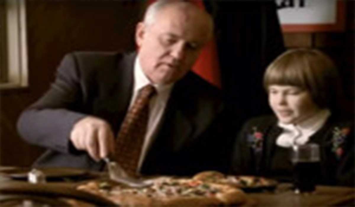 رهبر شوروی سابق در تبلیغ پیتزا