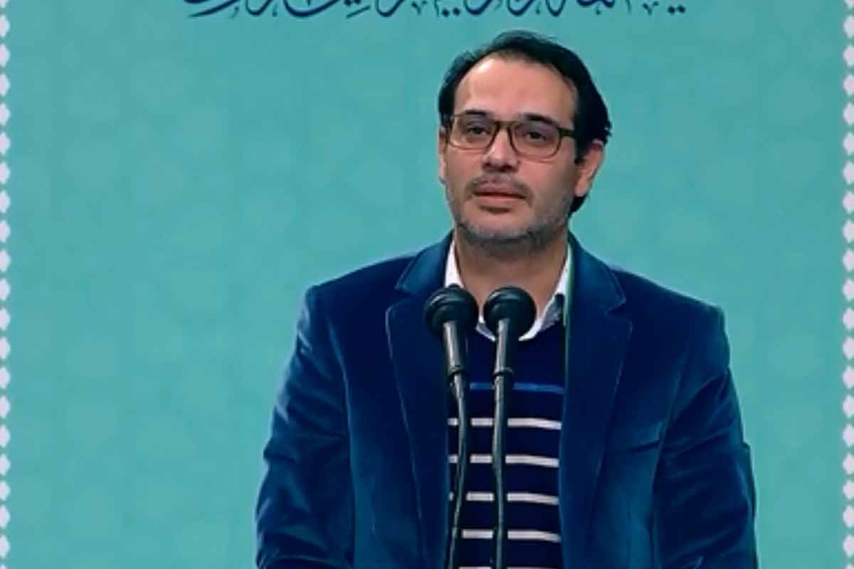 شعرخوانی آقای سیدمحمدرضا یعقوبی آل در دیدار مداحان با رهبر انقلاب