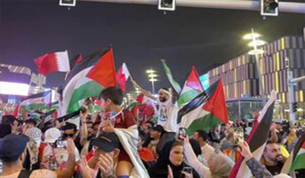 خیابان‌های دوحه در تسخیر پرچم‌های فلسطین