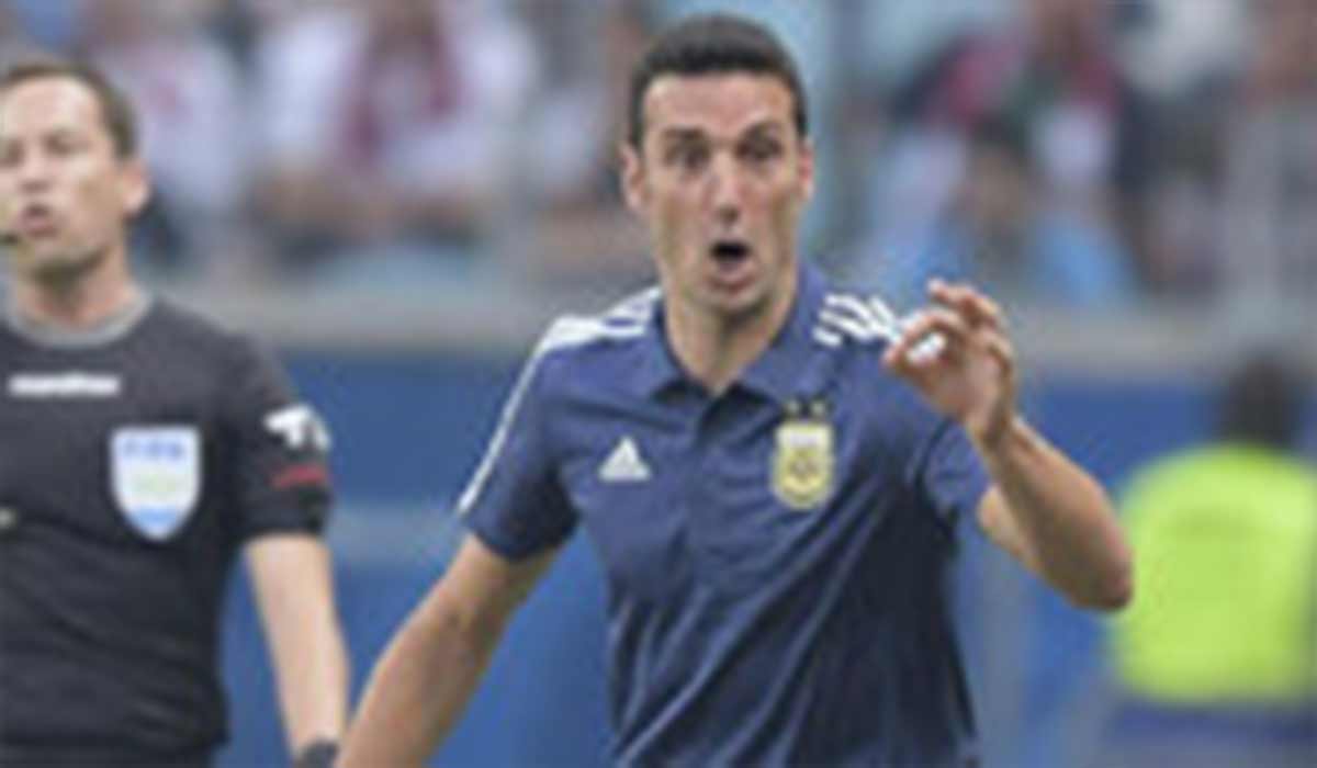 شادی سرمربی تیم ملی آرژانتین در مقایسه با سایر مربی‌ها