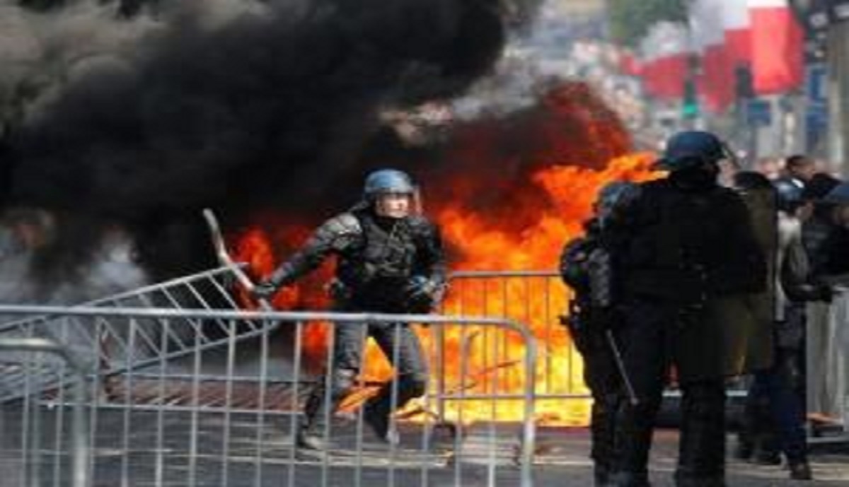 آتش و آشوب معترضان فرانسوی