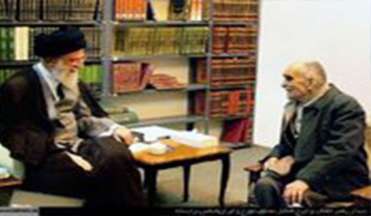 ماجرای دیدار مرحوم ایرج افشار با رهبر انقلاب در کتابخانۀ شخصی ایشان