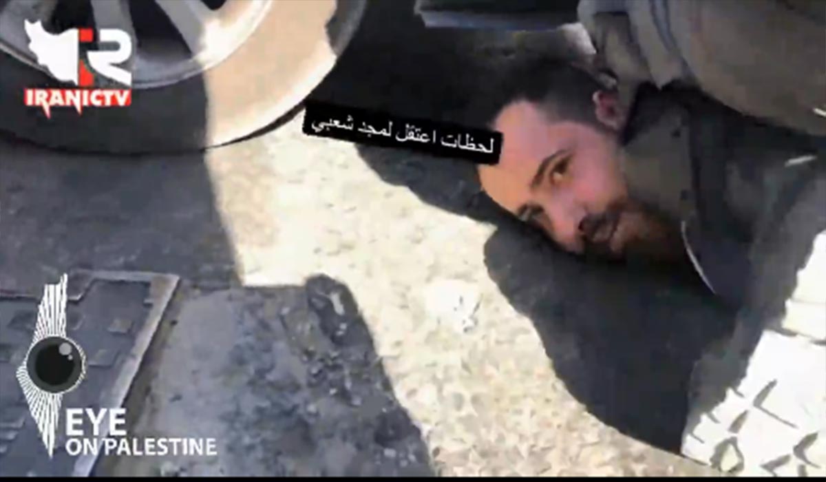 گردن جوان فلسطینی زیر زانوی یک صهیونیست