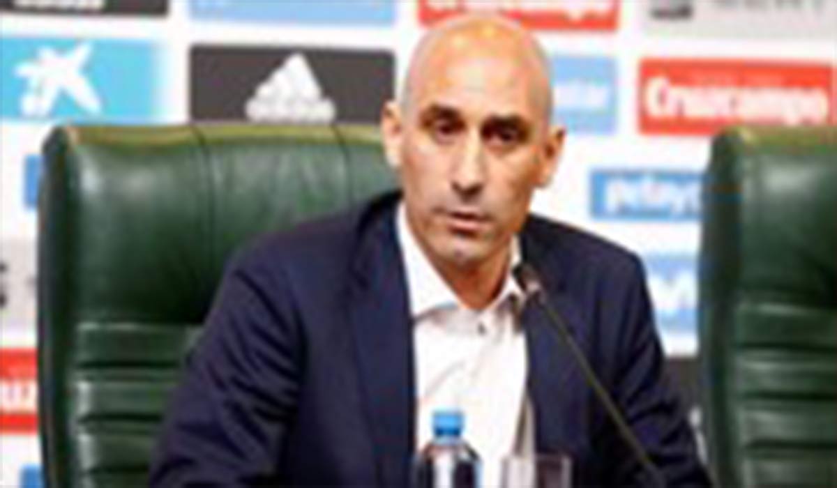 علی دایی،بیماران نادر ایران و رئیس فدراسیون فوتبال اسپانیا