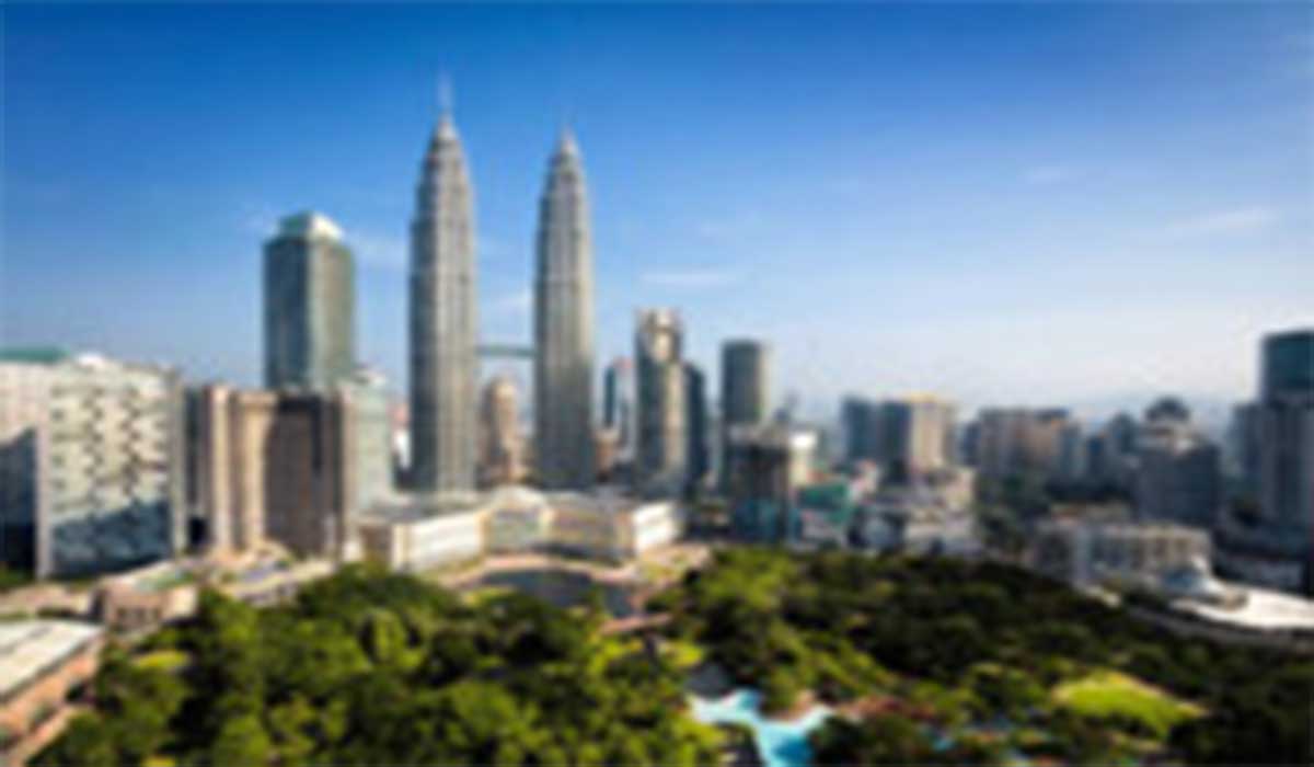 پرش از برج‌های دوقلوی کوالالامپور!