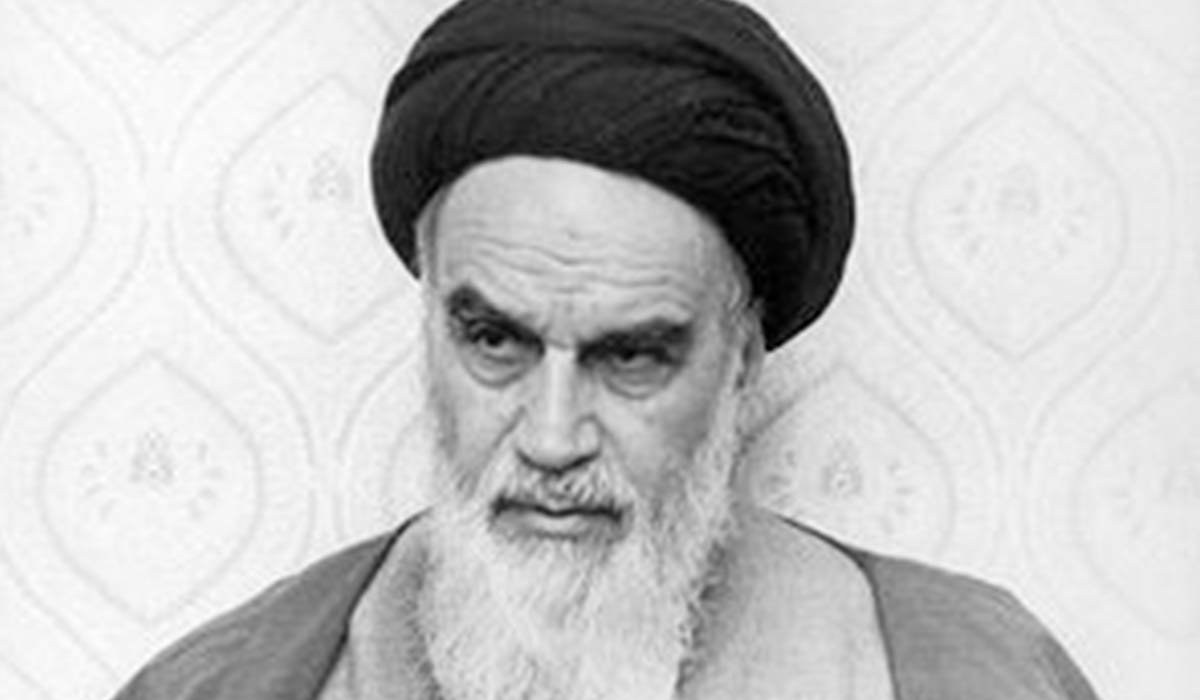 تنفیذ ریاست جمهوری امام خمینی به آیت‌الله خامنه‌ای