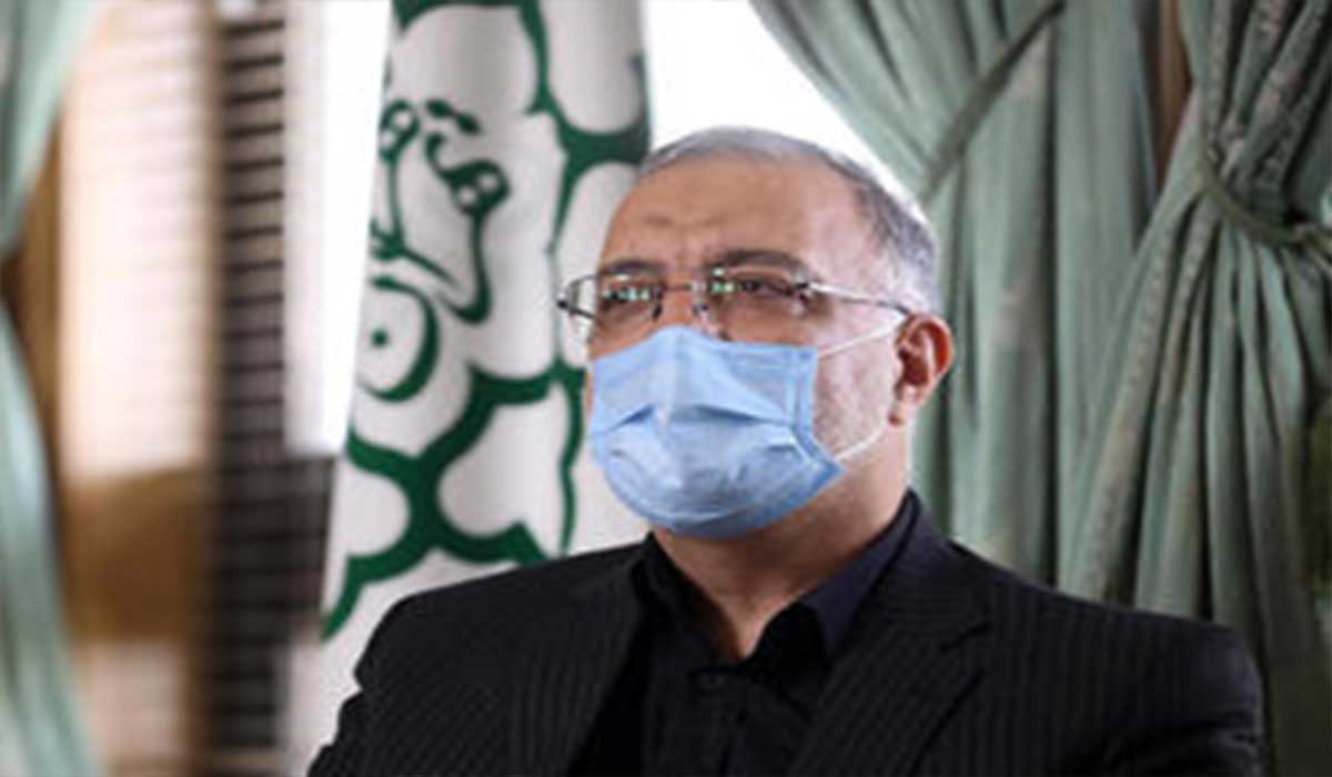 شهردار تهران مشغول تزریق واکسن