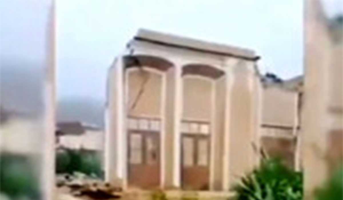 فرو ریختن خانه رزاقیان شهر تفت پس از بارش باران و سیل یزد
