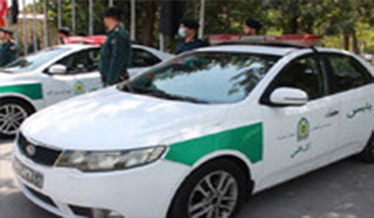 کتک زدن یک ماموران پلیس‌ در تجمع تهران