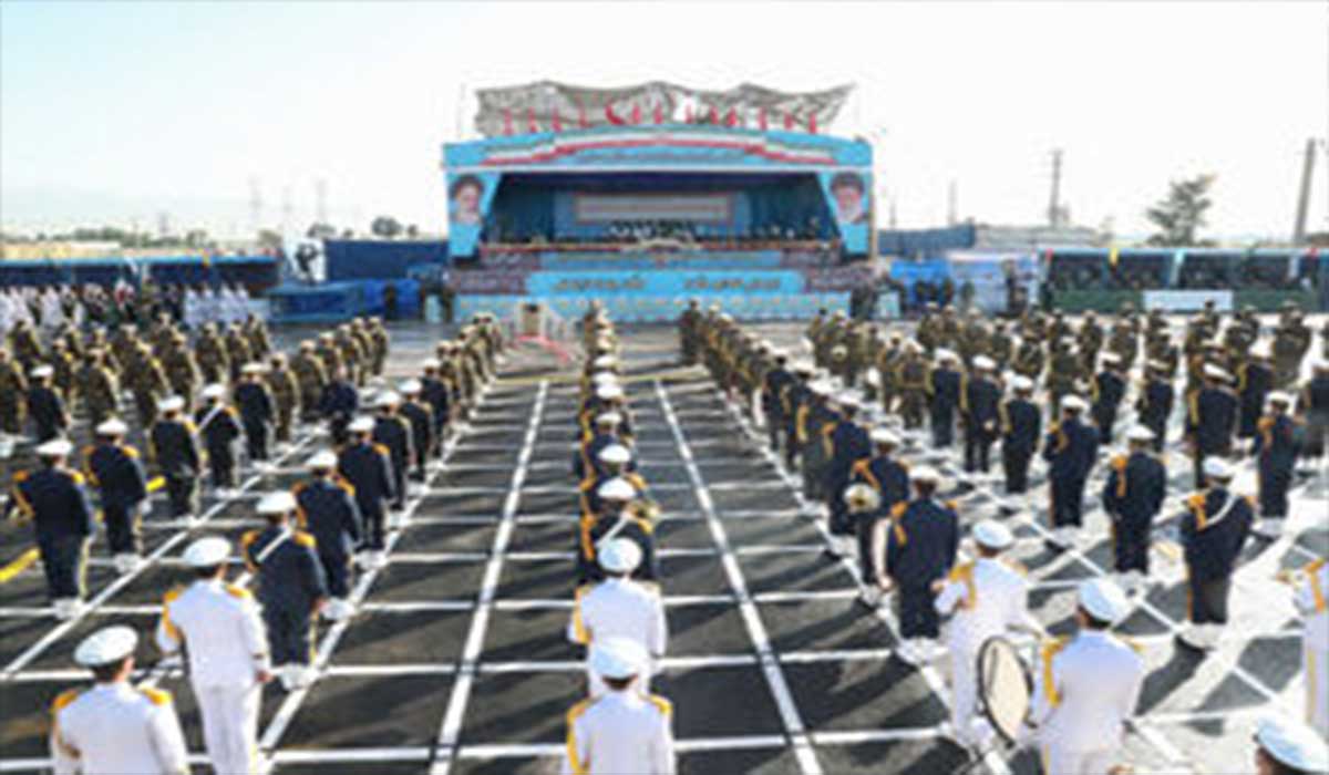 مراسم روز ارتش با حضور رئیس‌جمهور و فرماندهان ارشد نیروهای مسلح