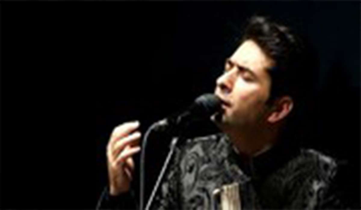 اجرای محمد معتمدی در اختتامیه جشنواره فیلم فجر