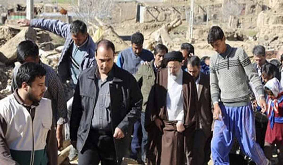 حجت‌الاسلام رئیسی در مناطق زلزله‌زده سی‌سخت