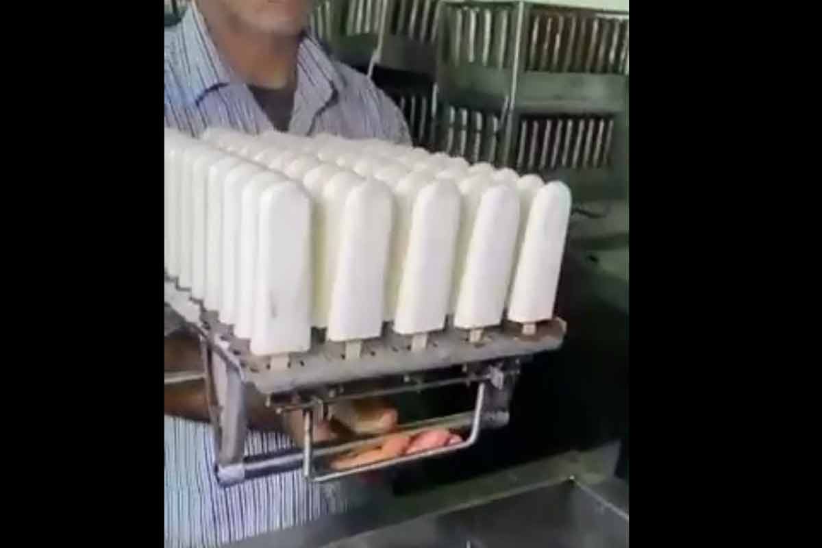 کارخانه بستنی چوبی در هند!