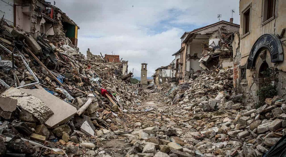 موشن گرافیک | هنگام وقوع زلزله چه باید کرد؟