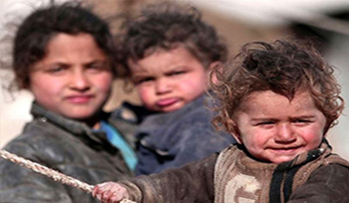 کمک نیرو‌های ایرانی به کودکان گرسنه سوری!