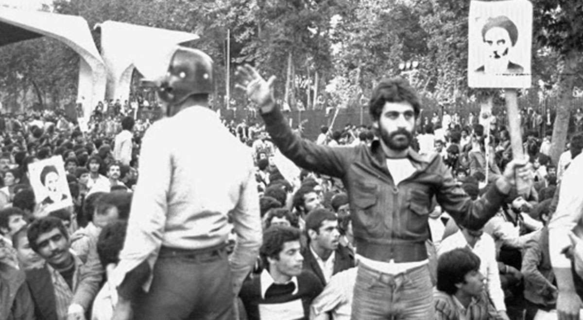 حال و هوای دانشگاه تهران در بهمن ماه سال ۵۷