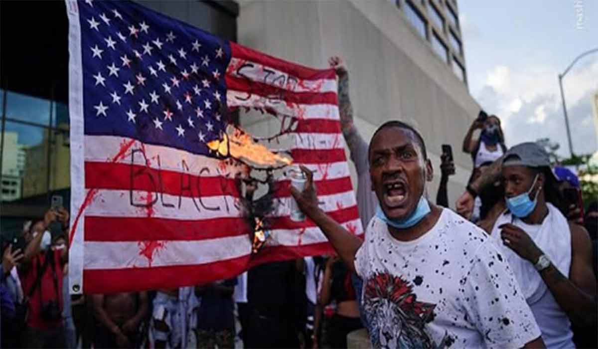 حملات وحشیانه نژادپرستان در آمریکا