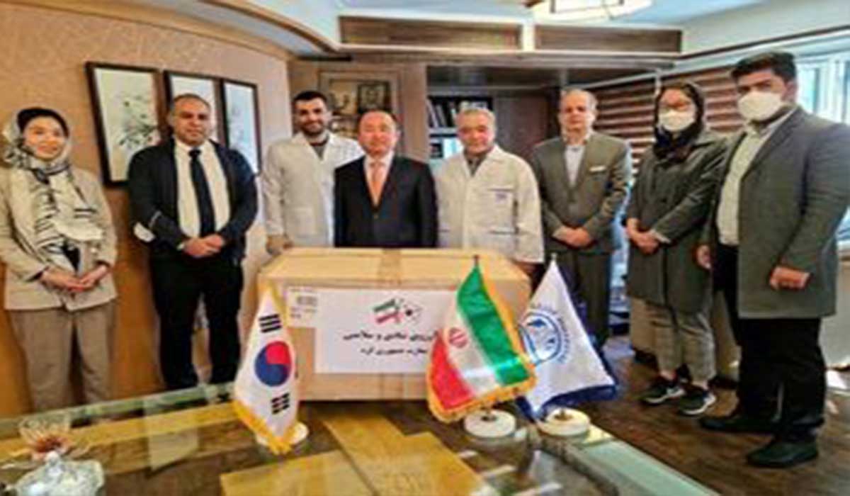 انتقاد تند مجری از هدیه سفیر کره