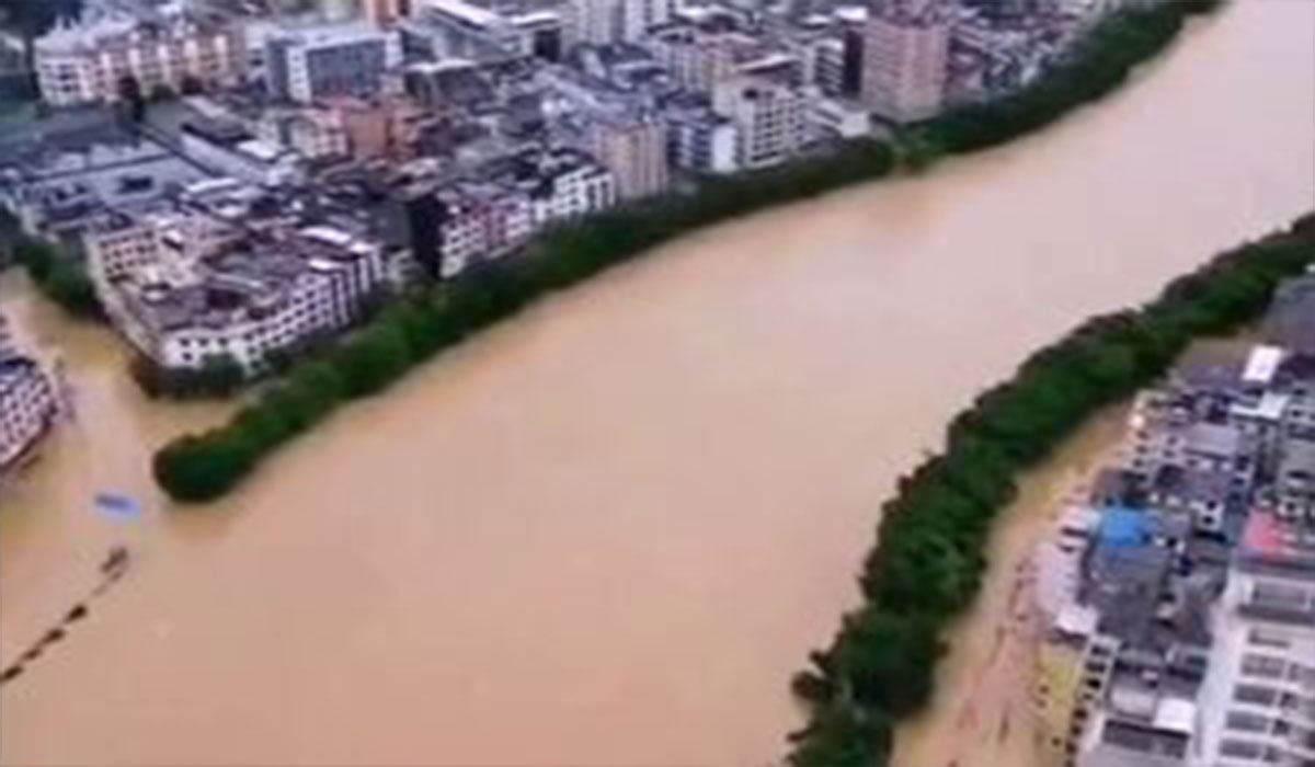 غرق شدن "شنژن" در سیلاب!